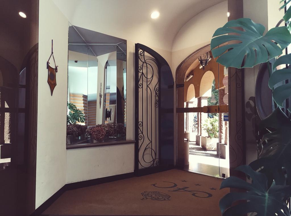 Albergo Della Corona Бінаско Екстер'єр фото